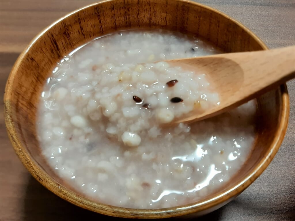 雑穀米のおかゆ：離乳食明けにおすすめ