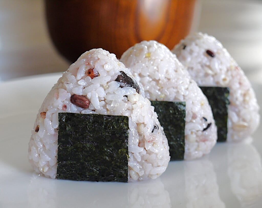 雑穀米のおにぎり：幼児食にぴったり